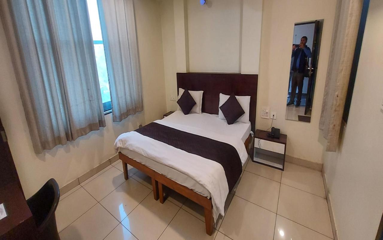 Hotel Rashika Palace Dźajpur Zewnętrze zdjęcie