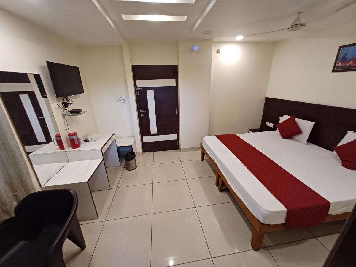 Hotel Rashika Palace Dźajpur Zewnętrze zdjęcie