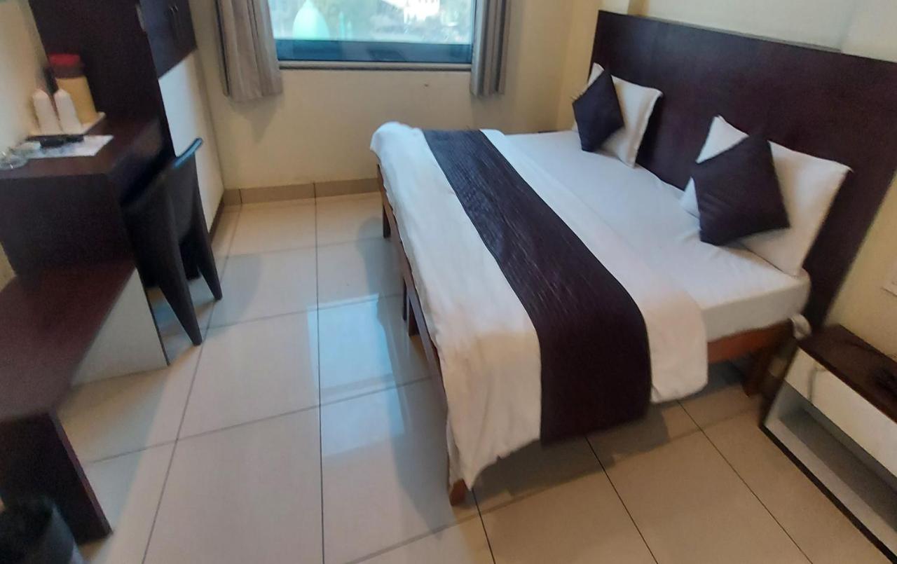 Hotel Rashika Palace Dźajpur Zewnętrze zdjęcie