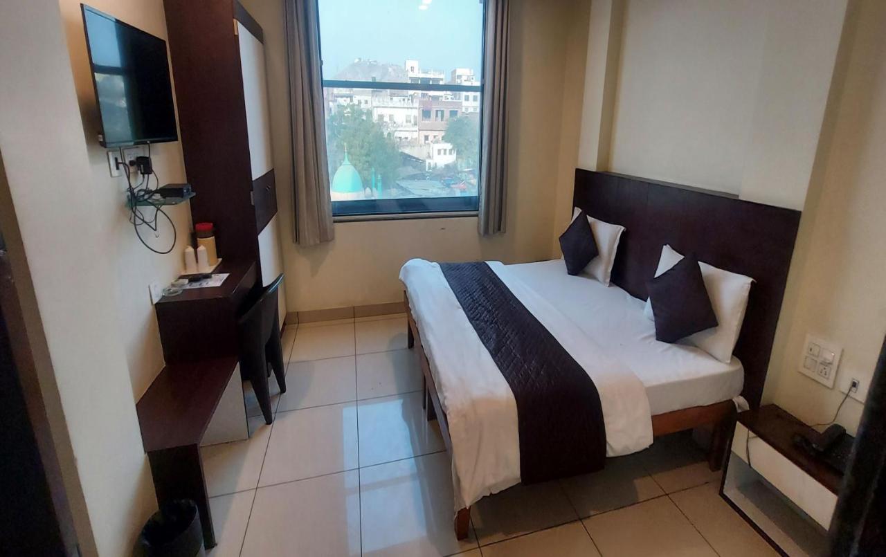 Hotel Rashika Palace Dźajpur Zewnętrze zdjęcie