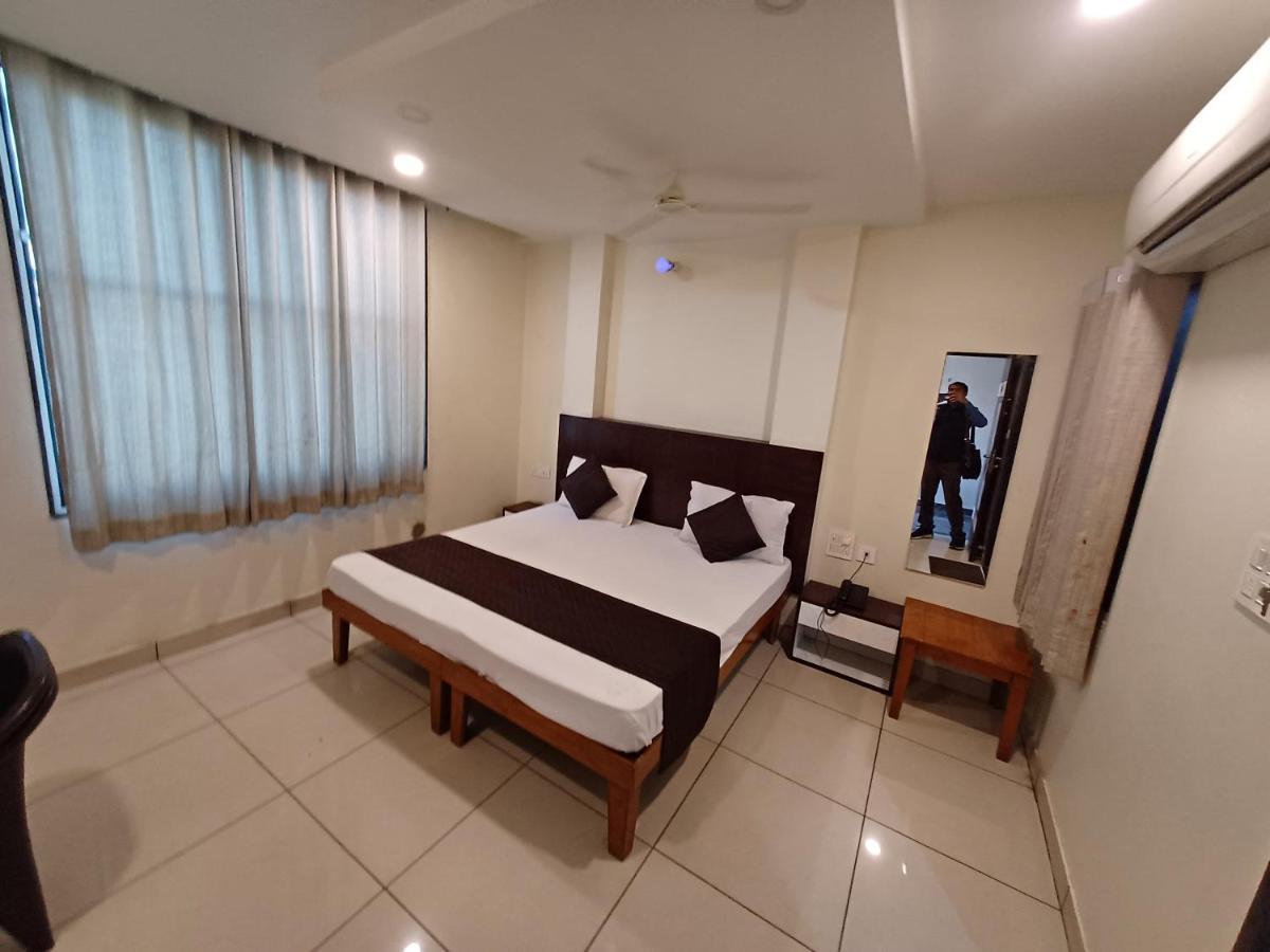 Hotel Rashika Palace Dźajpur Zewnętrze zdjęcie
