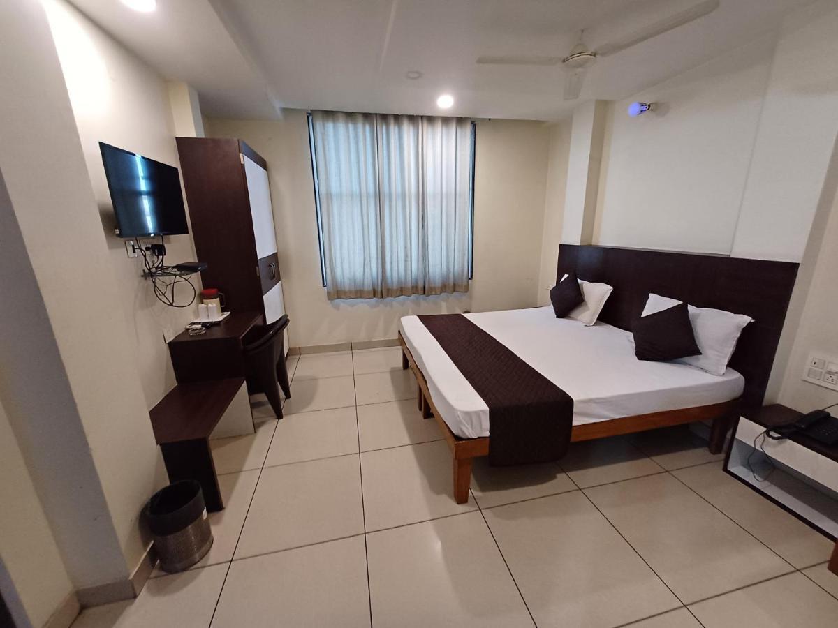 Hotel Rashika Palace Dźajpur Zewnętrze zdjęcie