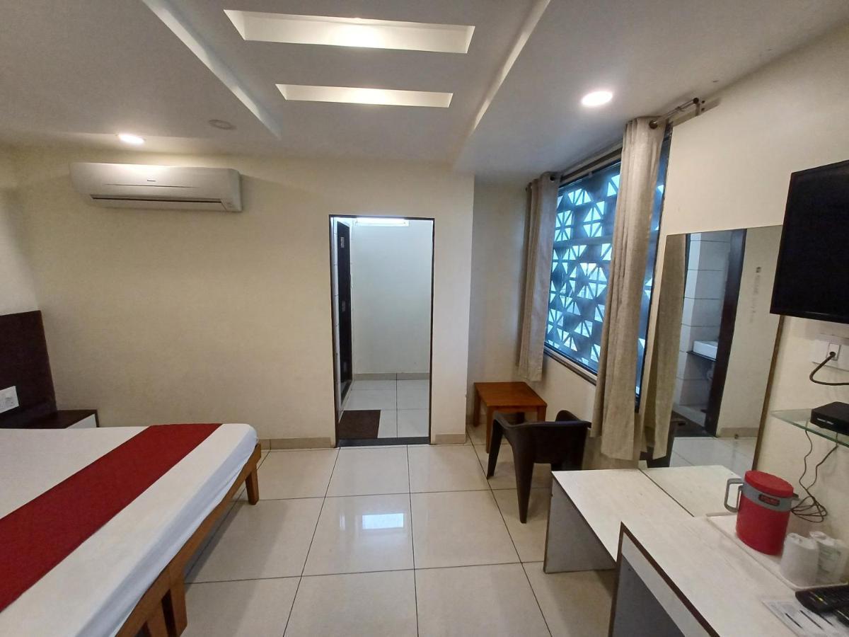 Hotel Rashika Palace Dźajpur Zewnętrze zdjęcie
