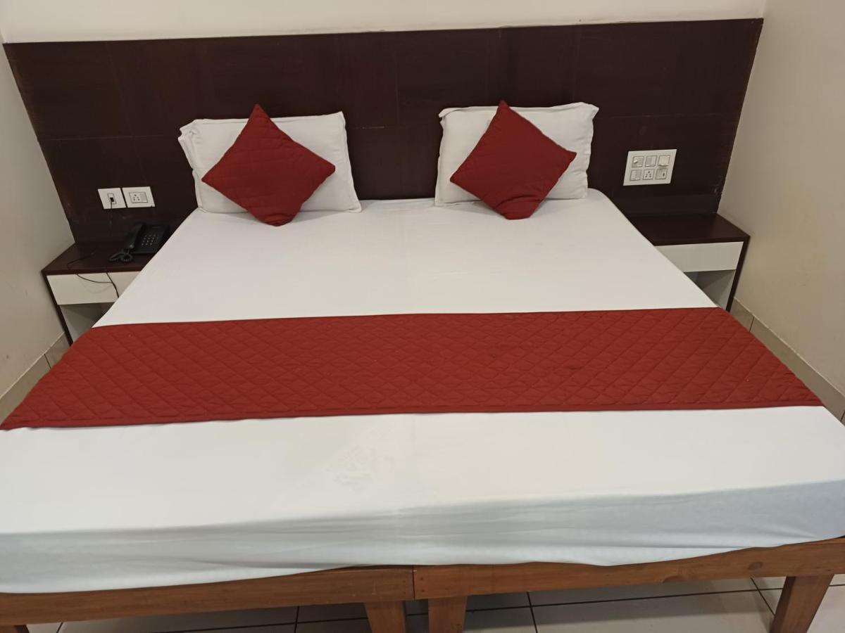 Hotel Rashika Palace Dźajpur Zewnętrze zdjęcie