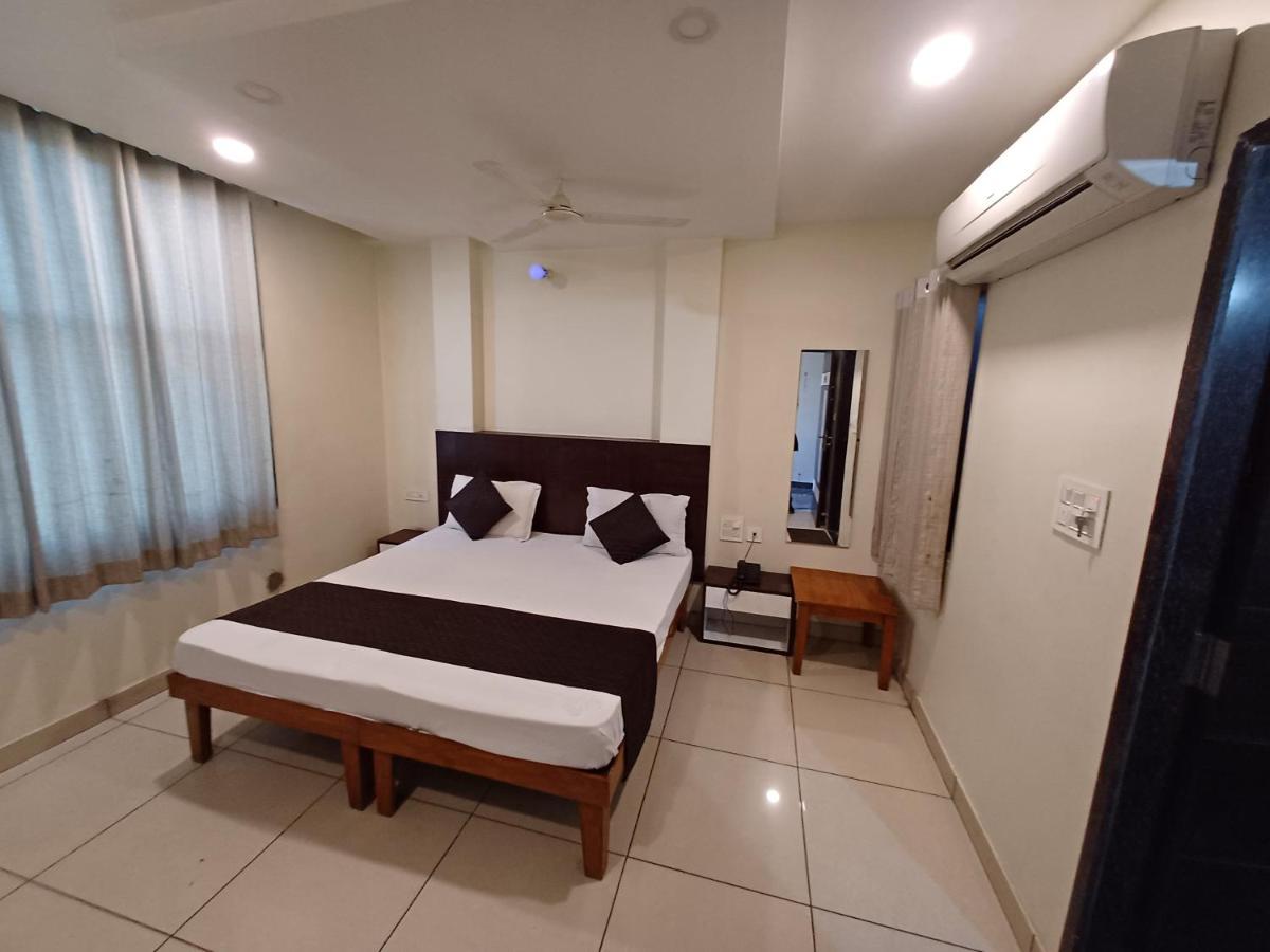 Hotel Rashika Palace Dźajpur Zewnętrze zdjęcie