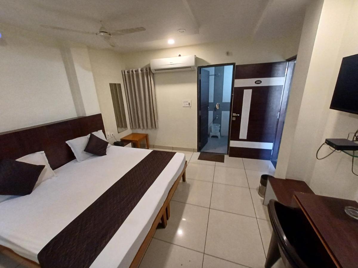 Hotel Rashika Palace Dźajpur Zewnętrze zdjęcie