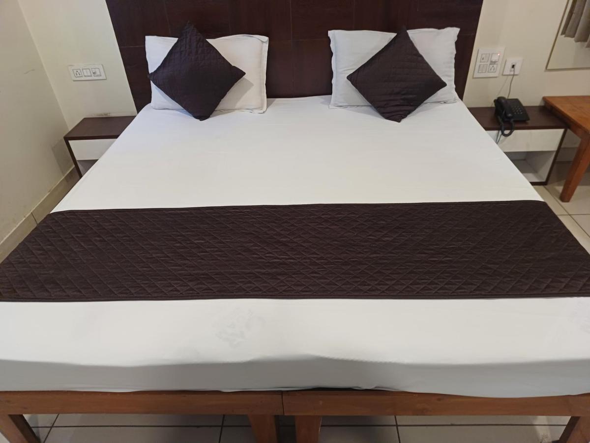 Hotel Rashika Palace Dźajpur Zewnętrze zdjęcie
